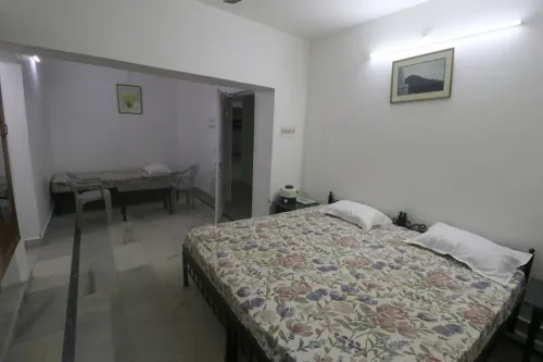 shikharji-single_large_room-nonac-5